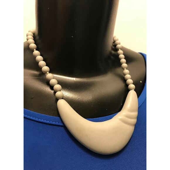 Gray Necklace 16 Inch Crescent Statement 1980s Goldtone Spacers Lightweight - Picture 6 of 12